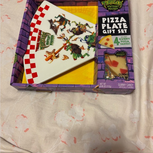 Nickelodeon Other - Nickelodeon Pizza Plate Gift Set - Red, Yellow, Purple
